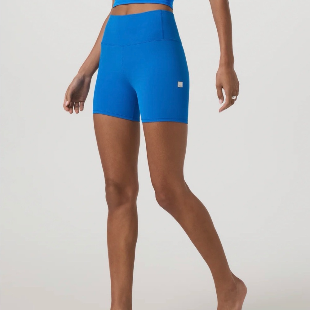 Vuori allthefeels 4” shorts in regatta blue
